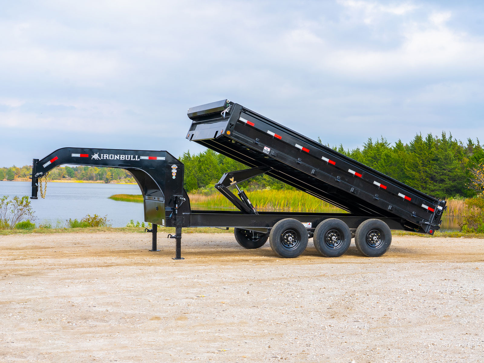 Iron Bull DDG14 Deckover GN w/ Fold Down Sides
